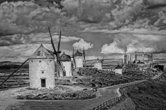 Windmils_and_Castle